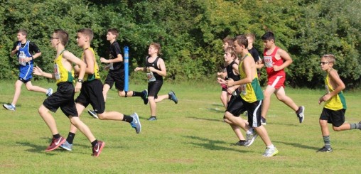 The middle school team kicks off their race
